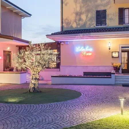 Panineria Colombera Rossa Готель