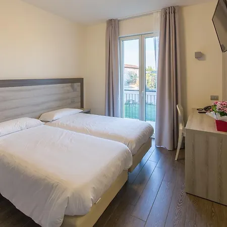 Panineria Colombera Rossa 3*