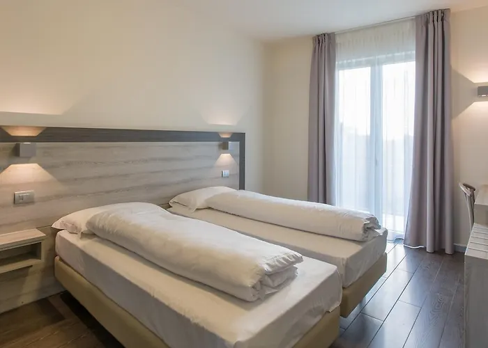 Готель Panineria Colombera Rossa 3*