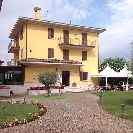 Szálloda Panineria Colombera Rossa